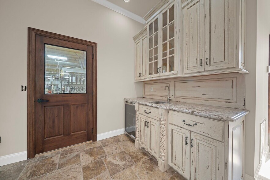 More Photos Of 29 Red Oak Rd, High Hill Manufacturing For Sale