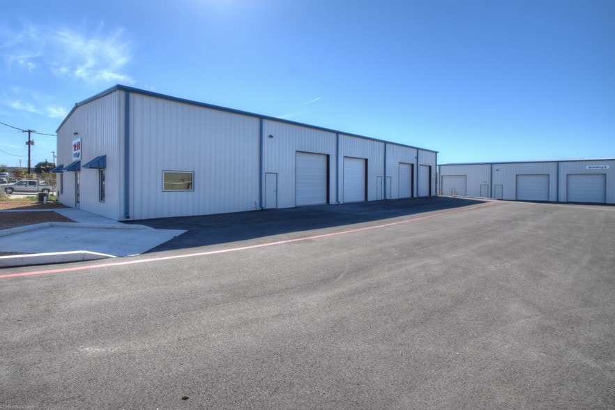 More Photos Of 5731 Rittiman Plz, San Antonio Warehouse For Sale