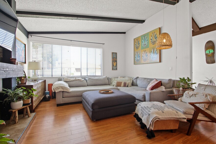 More Photos Of 18712 Demion Ln, Huntington Beach Apartments For Sale