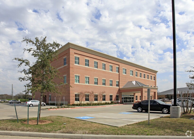 Primary Photo Of 1429 Tx-6, Sugar Land Office For Sale