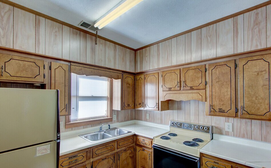 More Photos Of 490 Vickery St, Hartwell Specialty For Sale