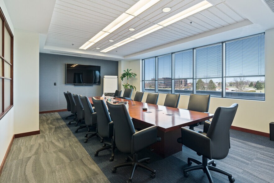 More Photos Of 10350 Ormsby Park Pl, Louisville Office For Lease