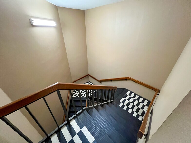 More Photos Of 3510 N A St, Midland Office For Lease