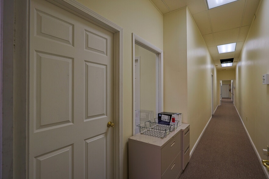 More Photos Of 331 Franklin St, Columbus Office For Lease