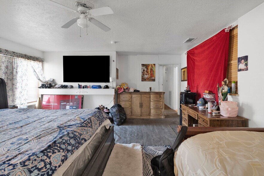 More Photos Of 14720 Main St, Hesperia Office For Sale