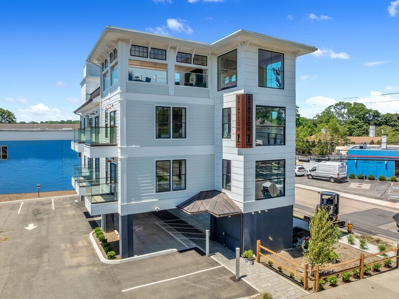 More Photos Of 32 Broadway Ave, Mystic Hotel For Sale