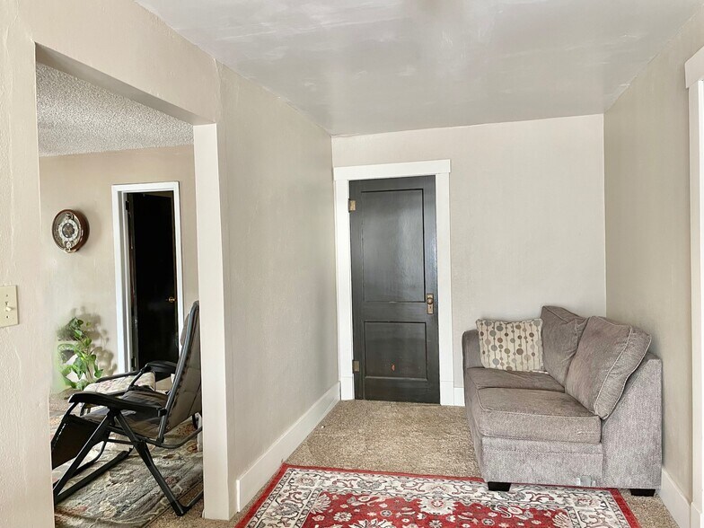 More Photos Of 710 Cedar Ave, Kemmerer Apartments For Sale