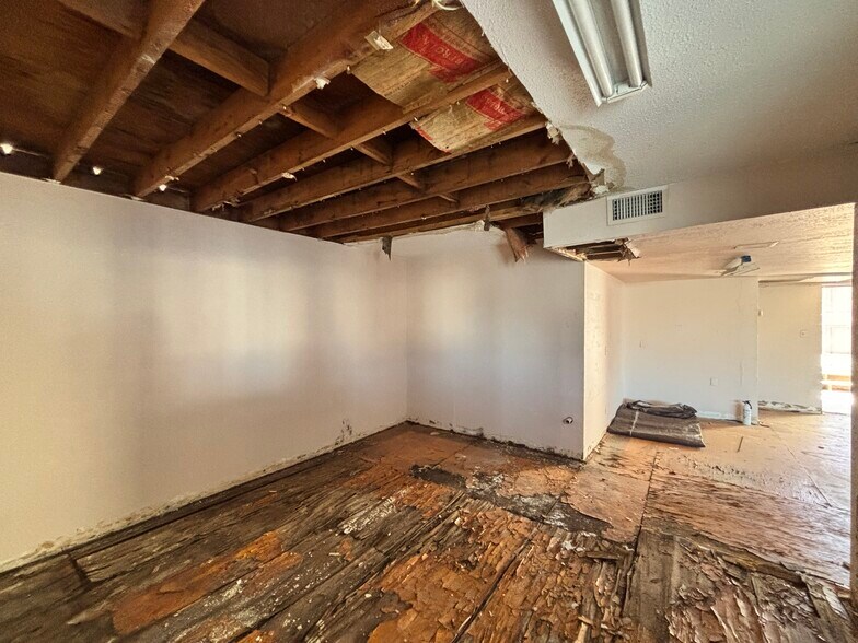 More Photos Of 3761 Royal Crest St, Las Vegas Office Residential For Sale