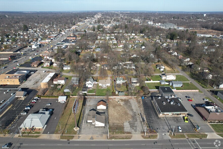 More Photos Of 48 Boardman Poland Rd, Youngstown General Retail For Lease