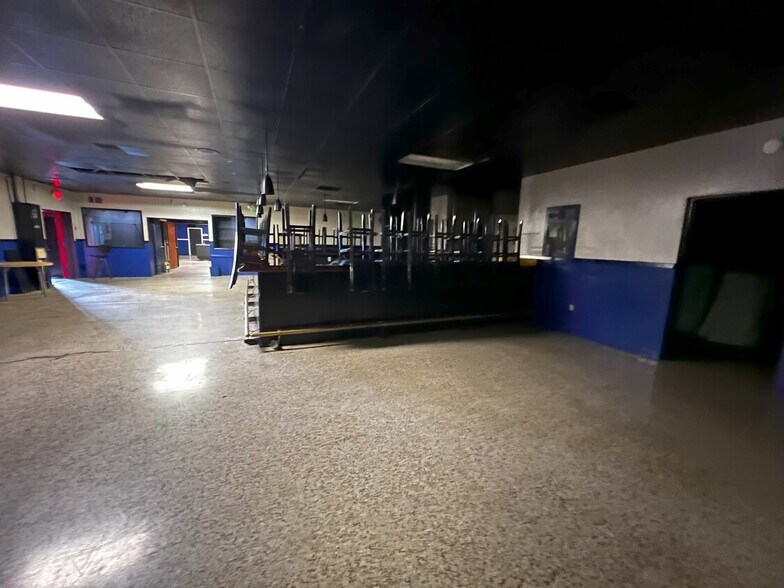 More Photos Of 1604 W State St, Bristol General Retail For Sale