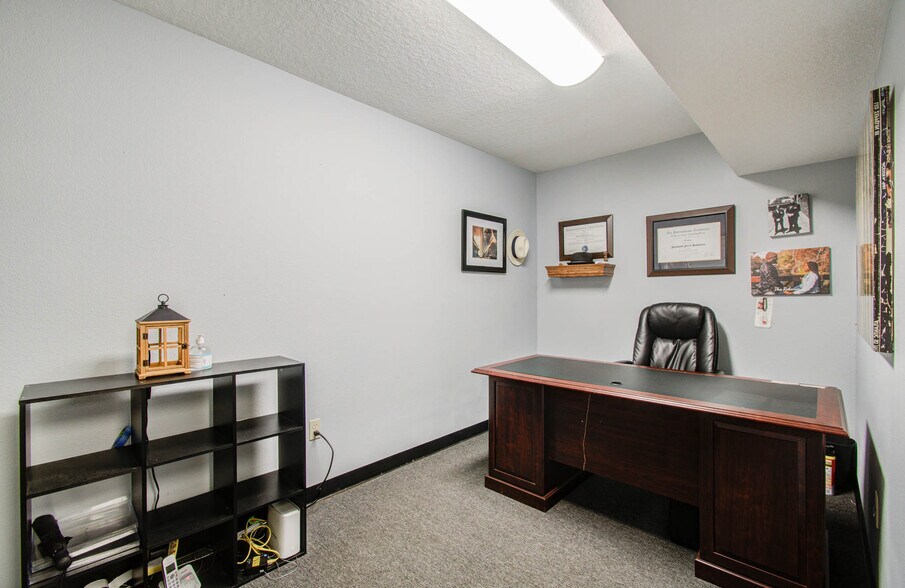 More Photos Of 7430 Rodgers Rd, Manvel Office Residential For Sale
