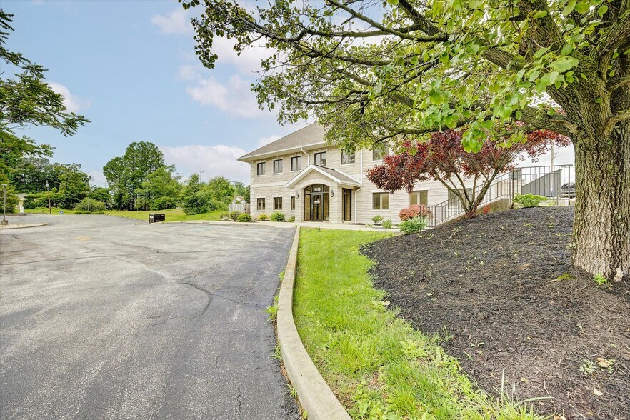 More Photos Of 1614 25th St, Bedford Medical For Lease