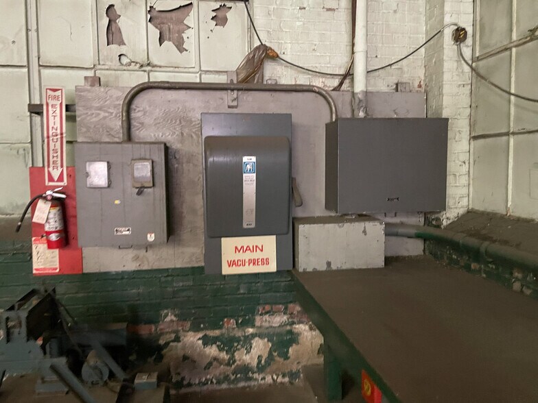 More Photos Of 1015 12th NE st, Canton Industrial For Sale