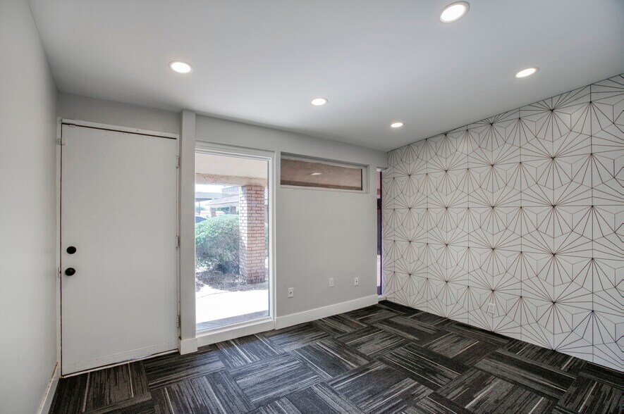 More Photos Of 1502 W Osborn Rd, Phoenix Office For Sale