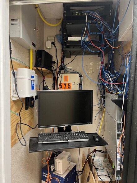 More Photos Of 575 7th St, Beaumont Office For Sale