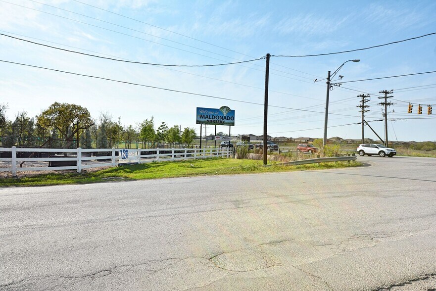 More Photos Of 120 E Zipp Rd, New Braunfels General Retail For Sale