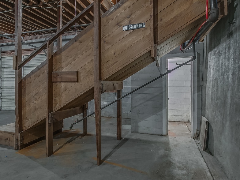 More Photos Of 1144 NW 4th St, Oklahoma City Manufacturing For Sale