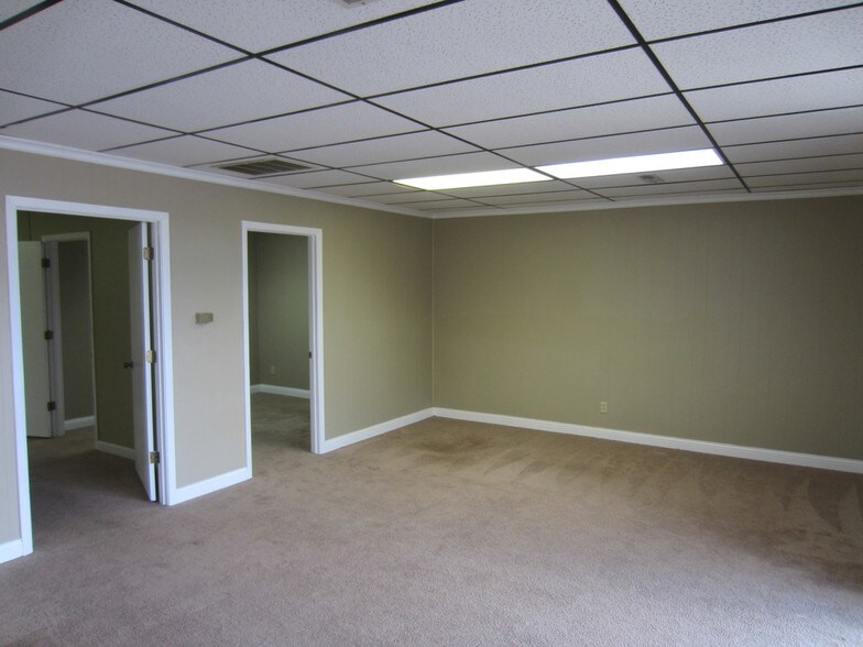 More Photos Of 5335-5337 S Campbell Ave, Springfield Office For Lease