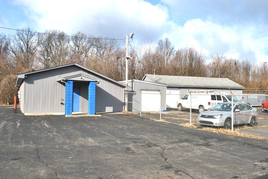More Photos Of 2882 Johnstown Rd, Columbus Warehouse For Sale