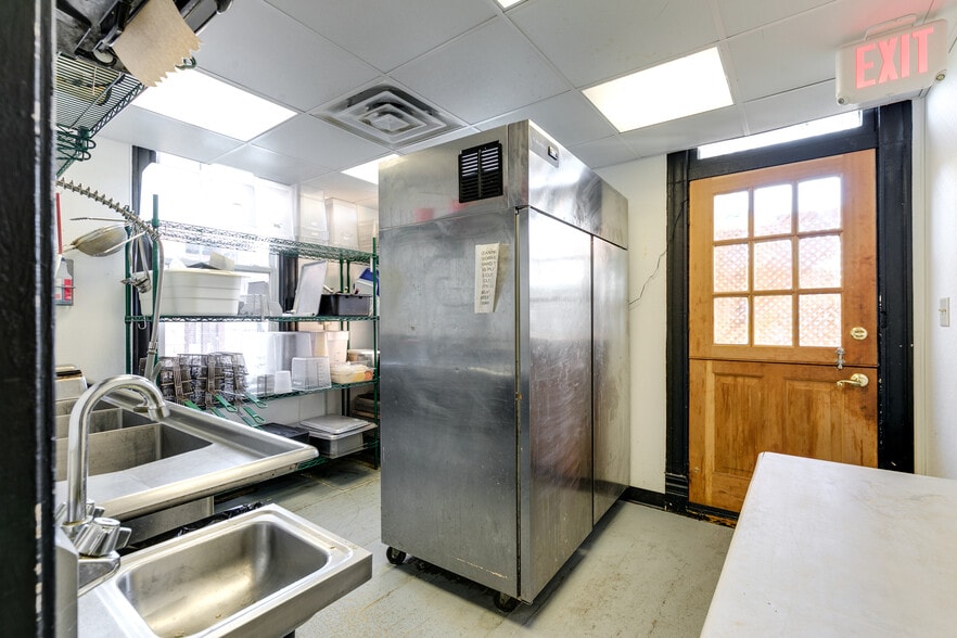 More Photos Of 2523 W Main St, Richmond Storefront Retail Residential For Sale