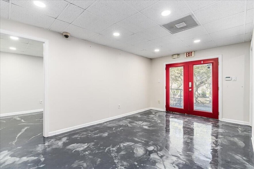 More Photos Of 2505 Pace Bend Rd S, Spicewood Industrial For Sale