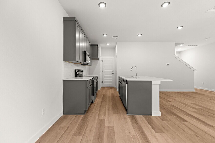 More Photos Of 2600 Gattis School Rd, Round Rock Apartments For Sale