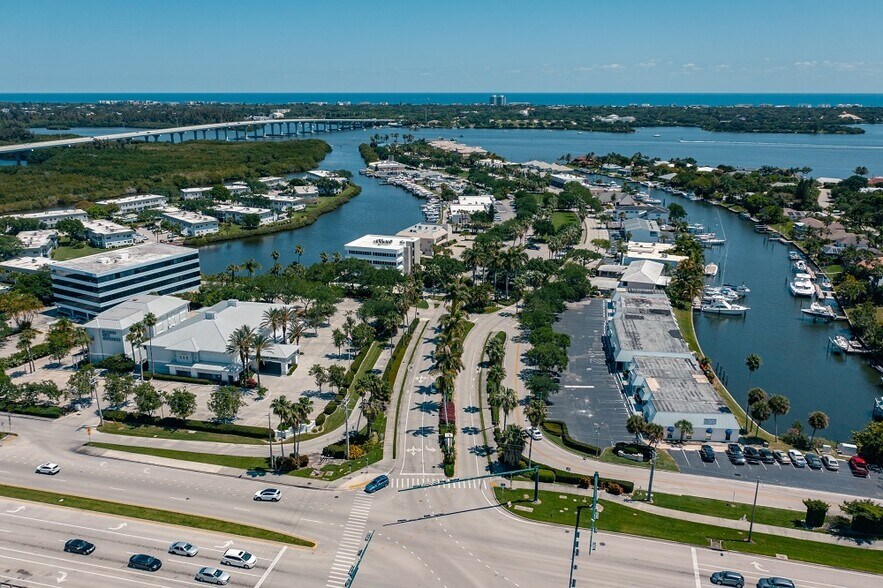 Primary Photo Of 2750 Indian River Blvd, Vero Beach Medical For Lease