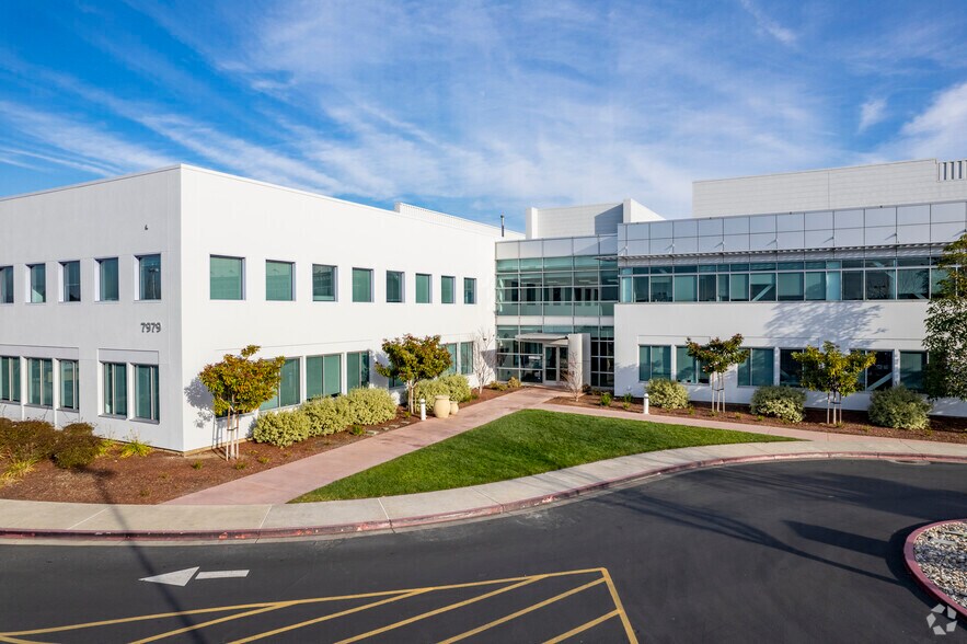 More Photos Of 7979 Gateway Blvd, Newark Research And Development For Lease