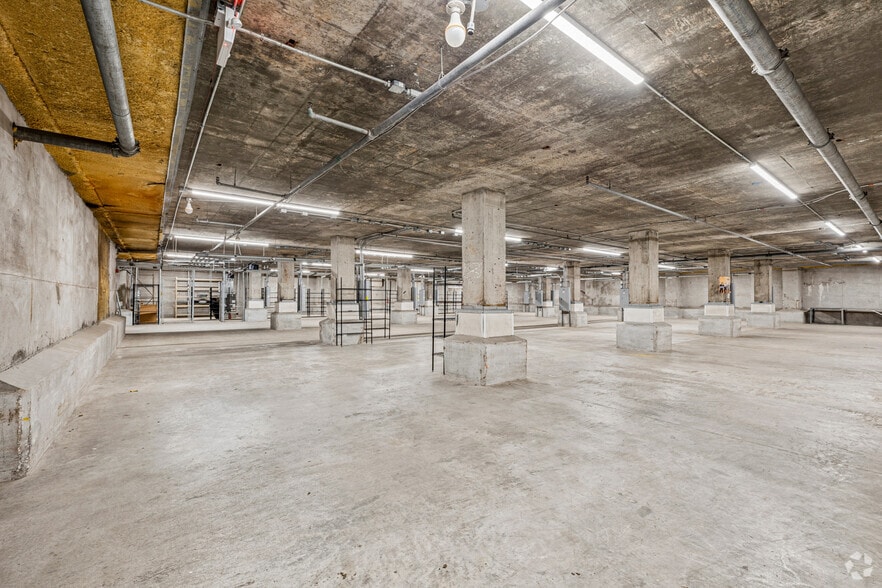 More Photos Of 501 N Main Ave, Springfield Warehouse For Lease