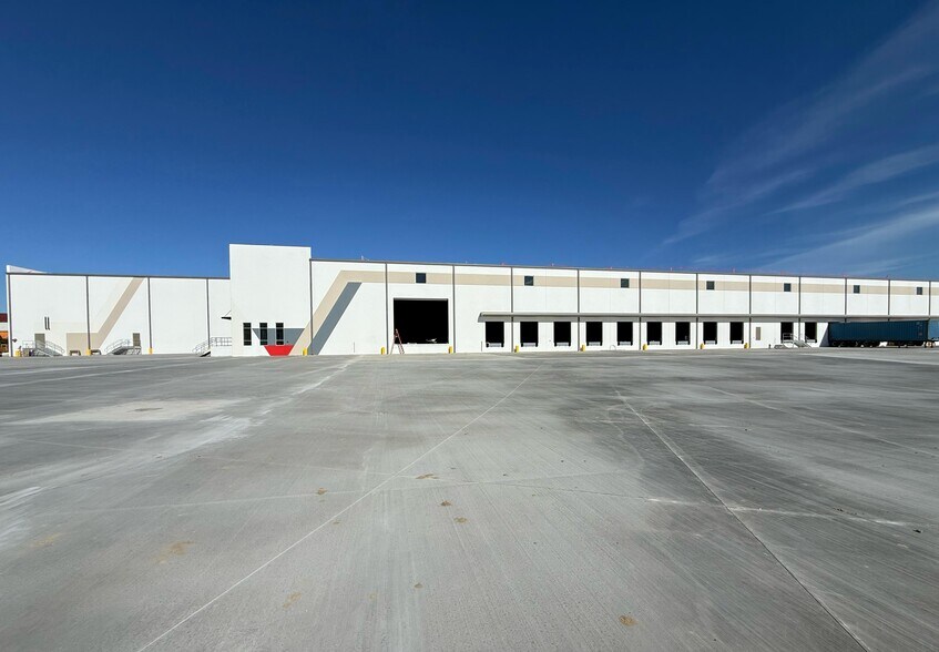 More Photos Of 115 Parkway Dr, Rincon Unknown For Lease