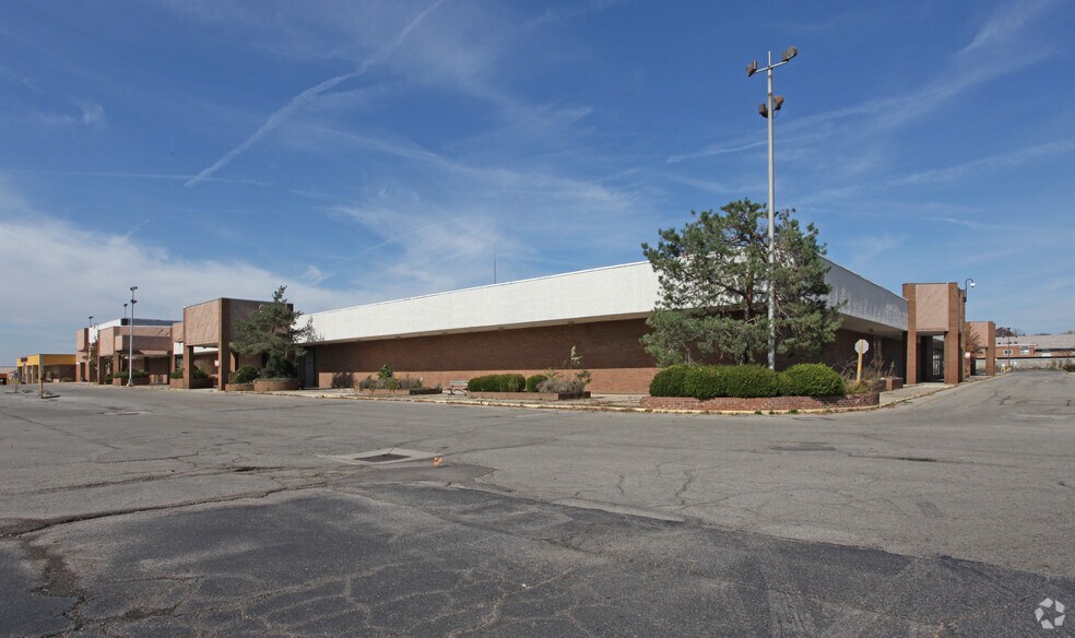 More Photos Of 3181-3299 W Siebenthaler Ave, Dayton Unknown For Lease