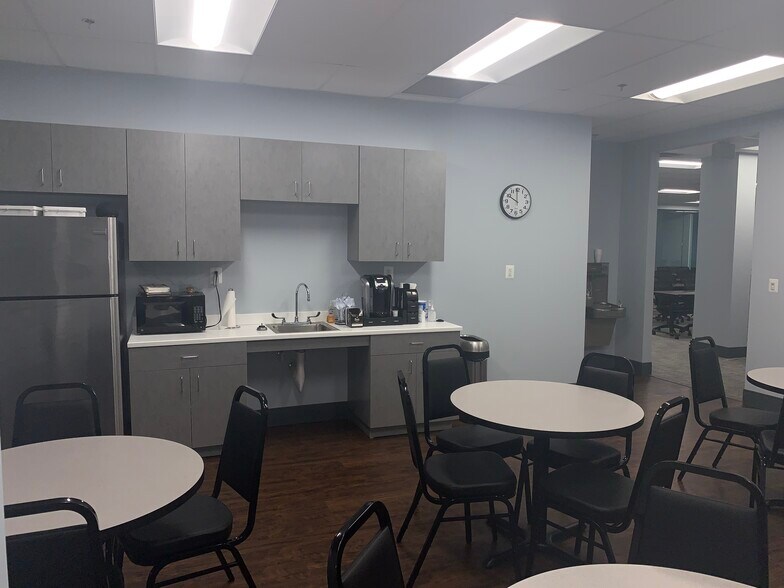 More Photos Of 400 Corporate Dr, Stafford Office For Sale