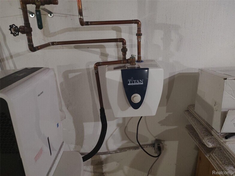 More Photos Of 5154 Miller Rd, Flint Medical For Sale