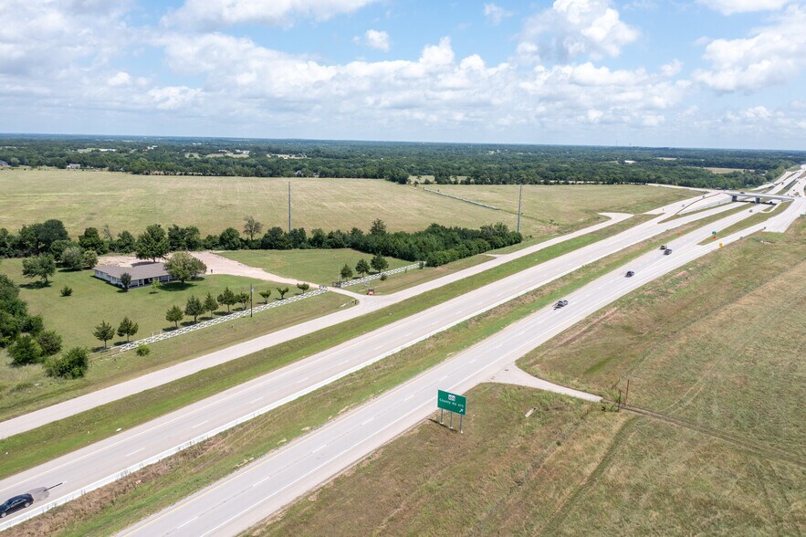More Photos Of 4877 Sam Rayburn Hwy, Anna Office For Lease