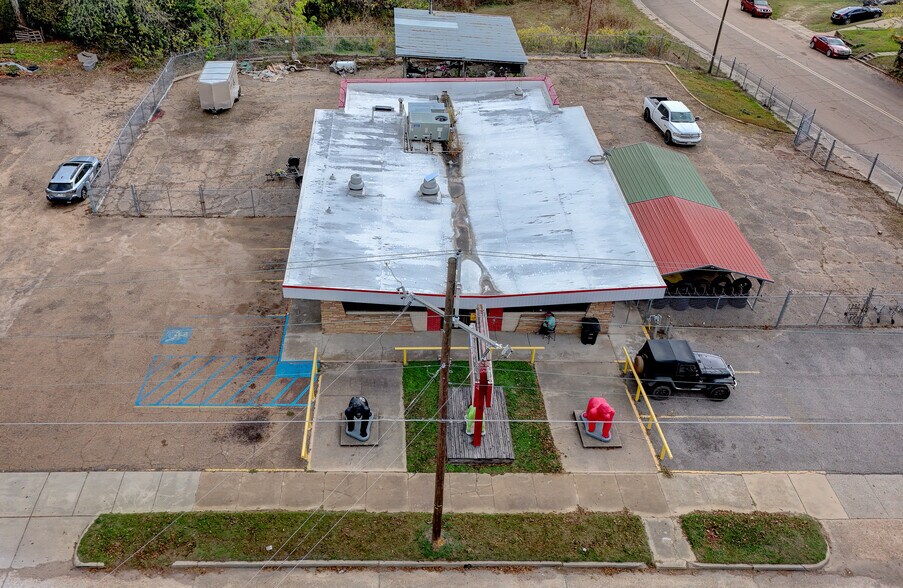 More Photos Of 3412 Washington St, Vicksburg Freestanding For Sale