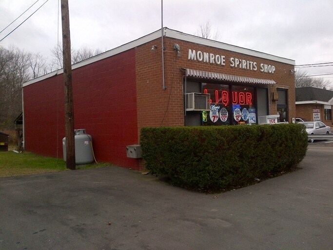 More Photos Of 176 Main St, Monroe Freestanding For Sale