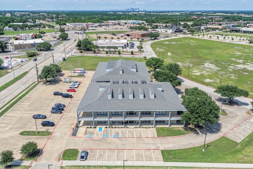 More Photos Of 7222 S Westmoreland Rd, Dallas Office For Lease