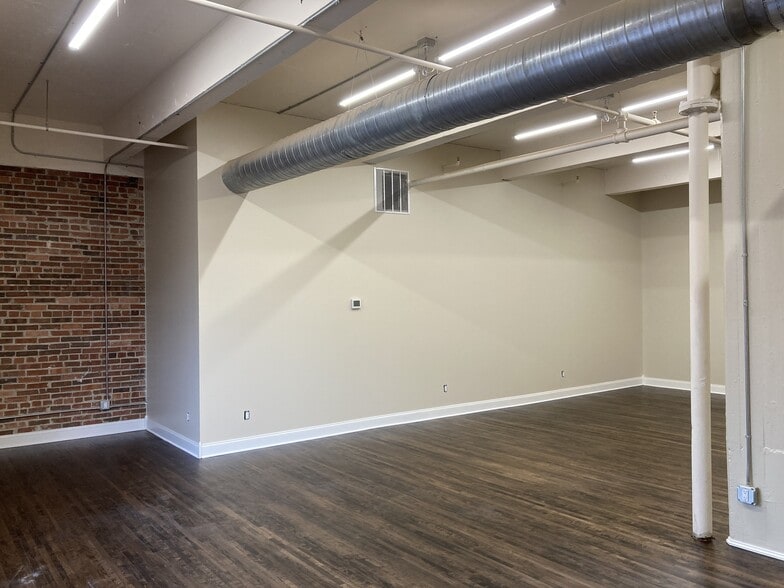 More Photos Of 817 Main St, Cincinnati Office Residential For Lease