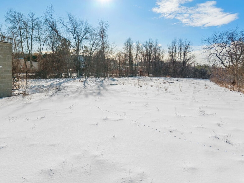 More Photos Of 440 Peek St, Schenectady Auto Repair For Sale