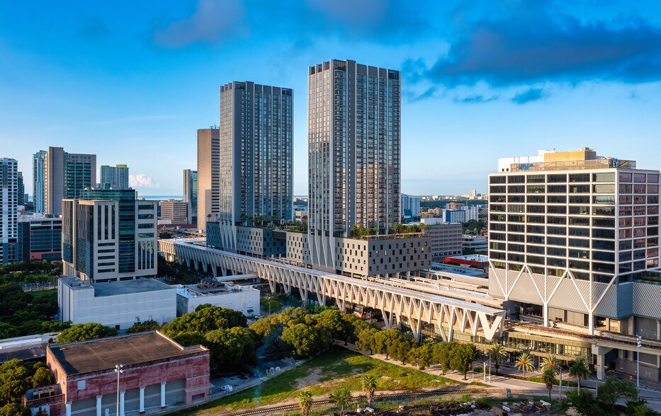 Primary Photo Of 200-600 NW 1st St, Miami Storefront For Lease