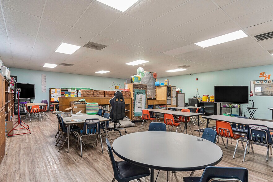 More Photos Of 18490 Kuykendahl Rd, Spring Freestanding For Sale