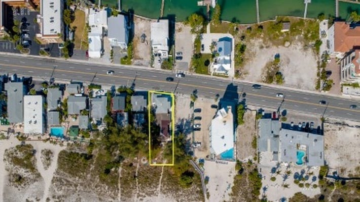 More Photos Of 10200 Gulf Blvd, Treasure Island Hotel For Sale