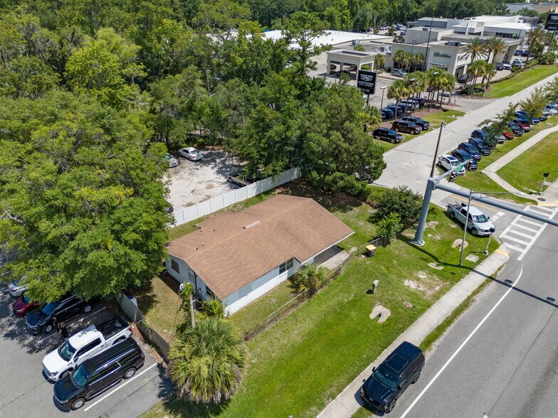 More Photos Of 7957 Blanding Blvd, Jacksonville Office Residential For Lease