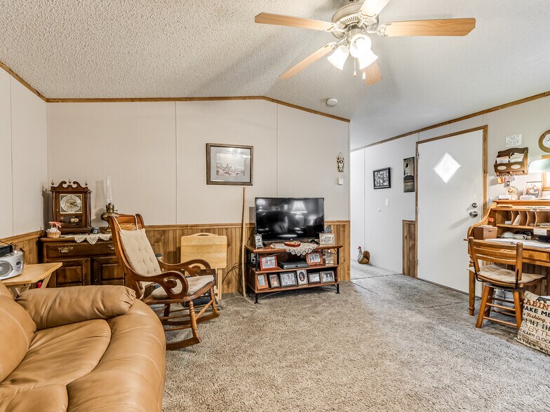 More Photos Of 20843 W Cookson Bend Rd, Cookson Hotel For Sale