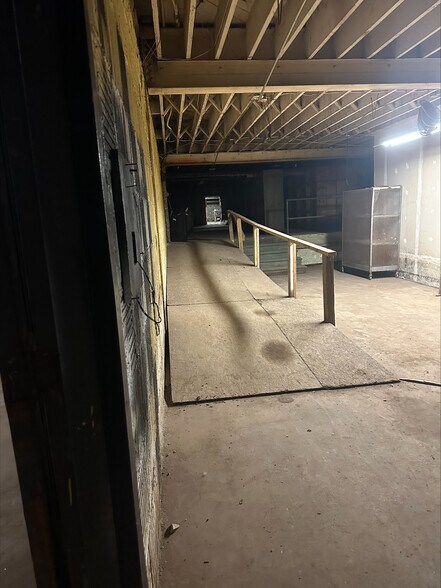 More Photos Of 976 Broadway, Buffalo Storefront For Lease