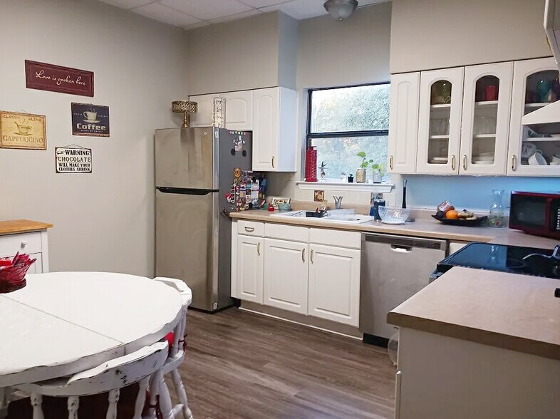 More Photos Of , Wimberley General Retail For Sale