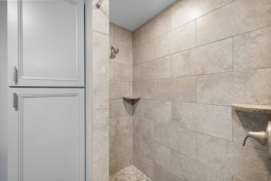 More Photos Of 8092 County Road 604, Alvarado Apartments For Sale