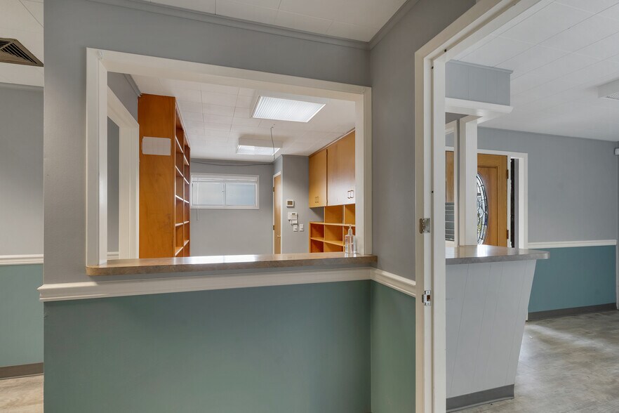 More Photos Of 151 W Washington St, Stayton Storefront Retail Office For Lease