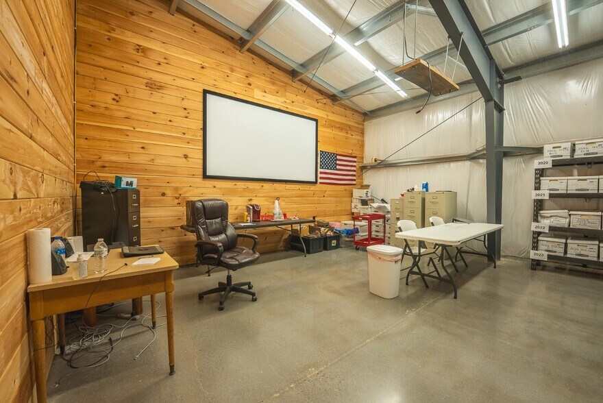 More Photos Of 118 First Ave, Hampton General Retail For Sale