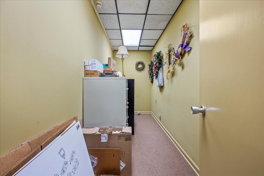 More Photos Of 111 W Commerce St, Lewisburg Bank For Sale